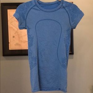 Pretty blue Lululemon swiftly with pattern size 4